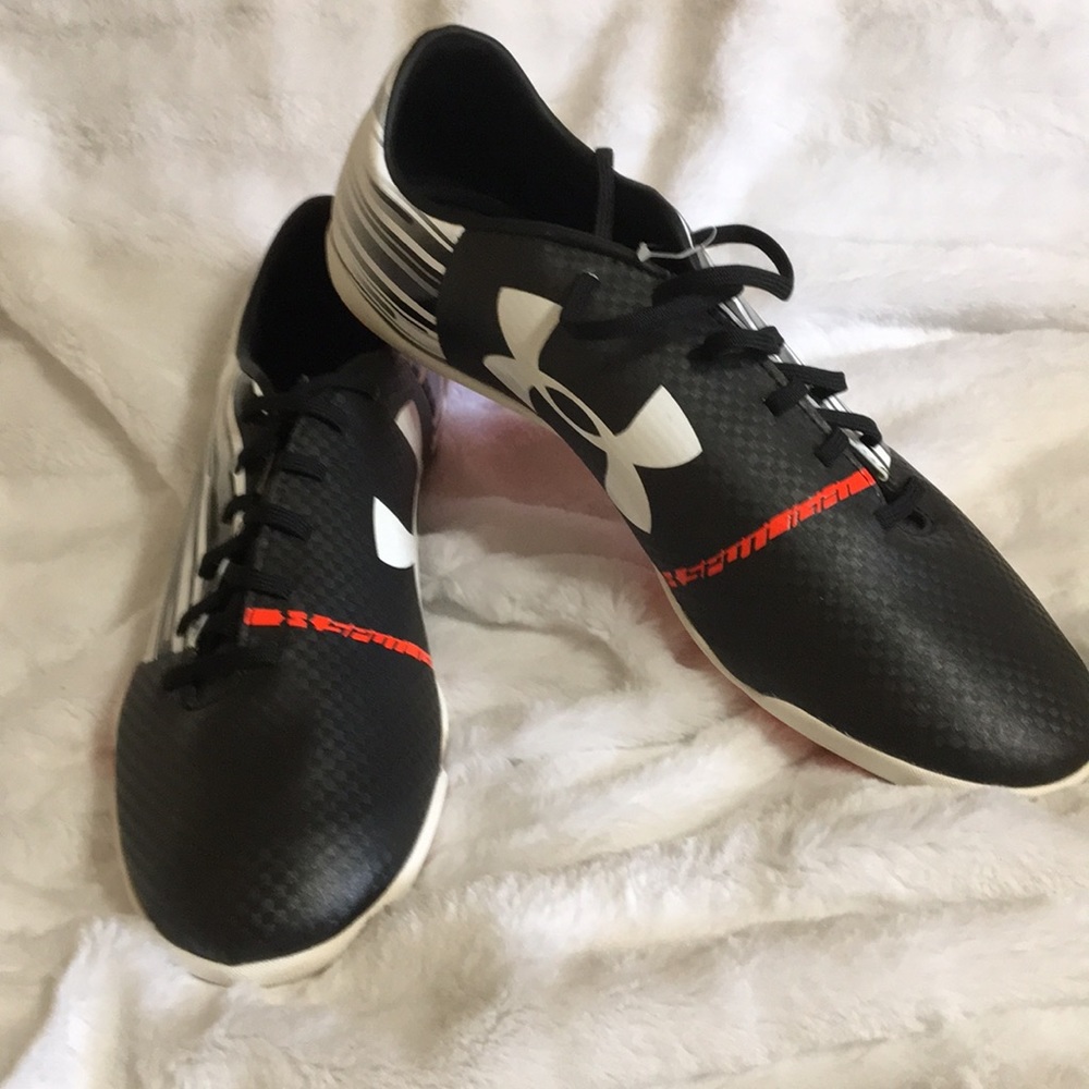 Soccer shoes size 10 under Armour